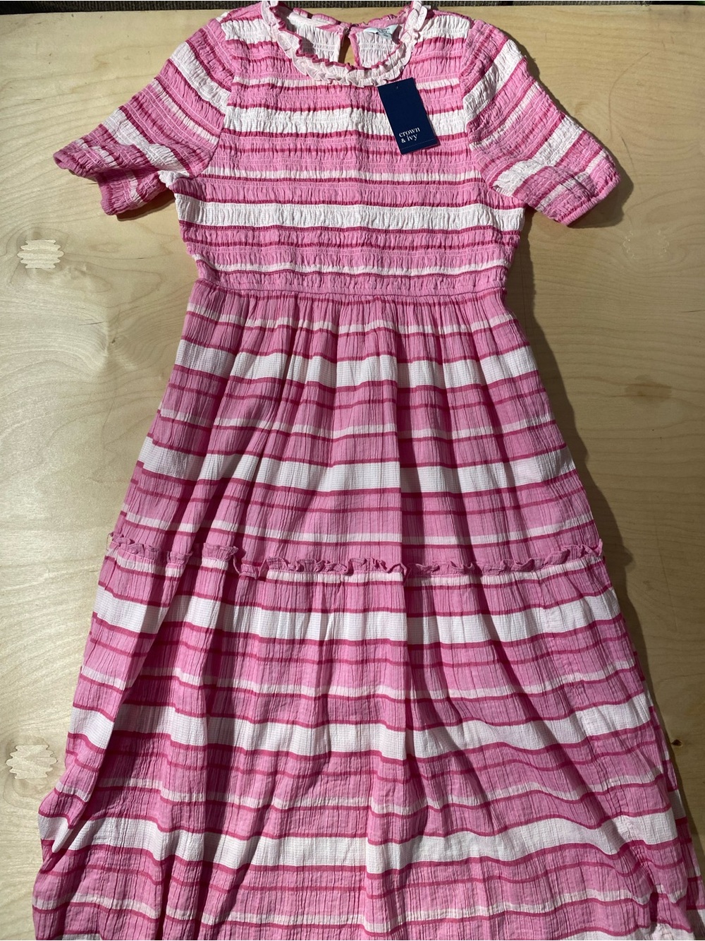 crown & ivy Pink and White Striped Short-Sleeve Smocked Dress Large (AS)